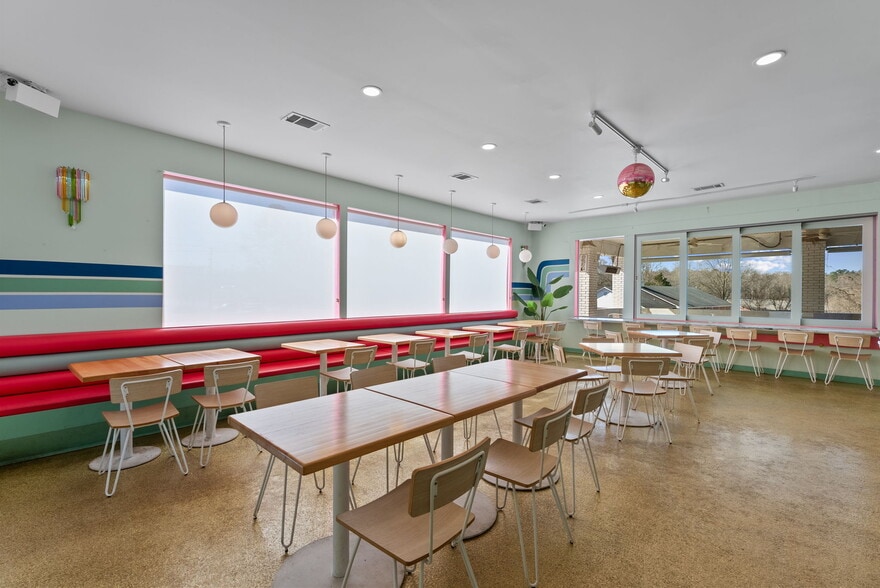 More Photos Of 64 N Main St, Watkinsville Restaurant For Sale