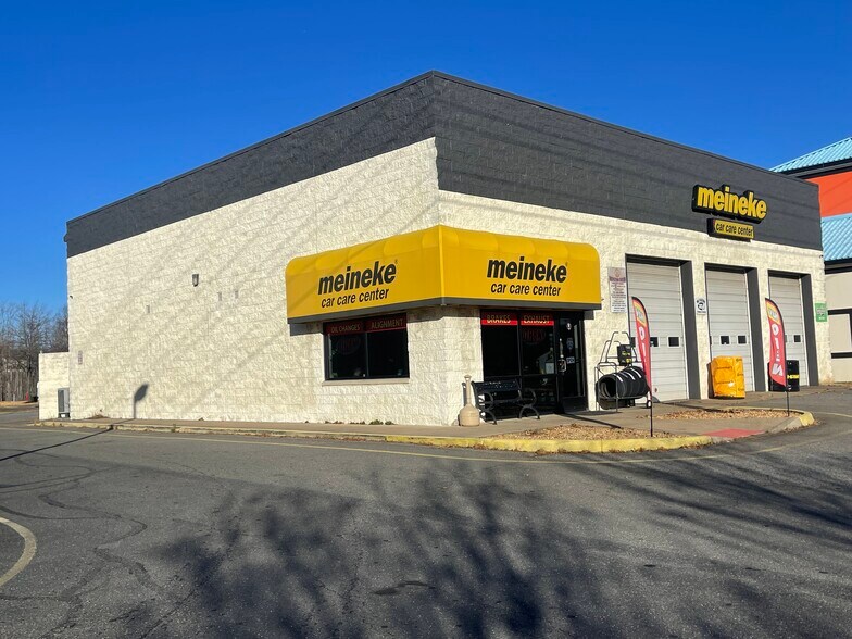 Primary Photo Of 10046 Jefferson Davis Hwy, Fredericksburg Auto Repair For Sale