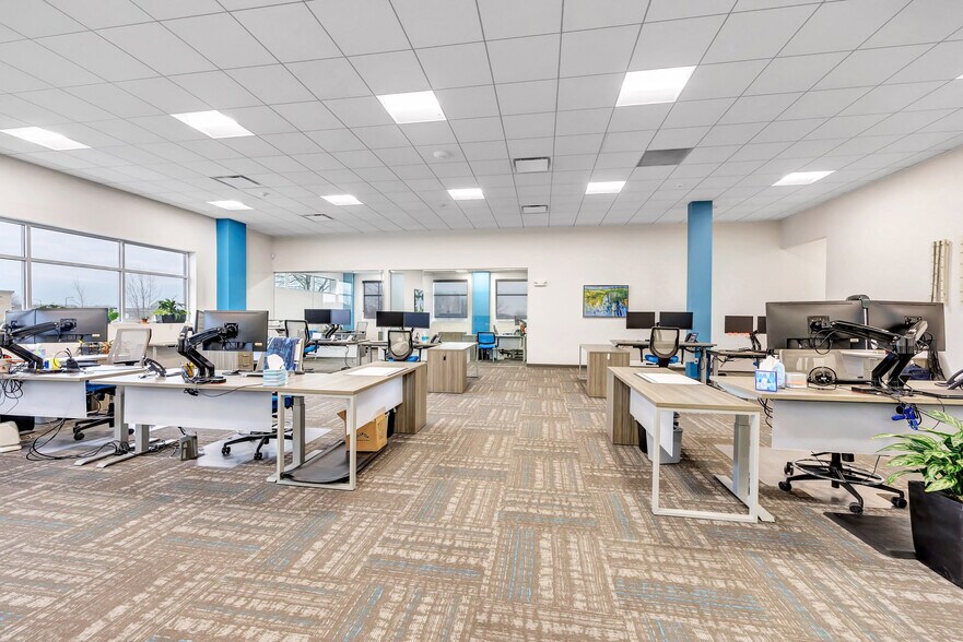 More Photos Of 3450 Packerland Dr, De Pere Medical For Lease