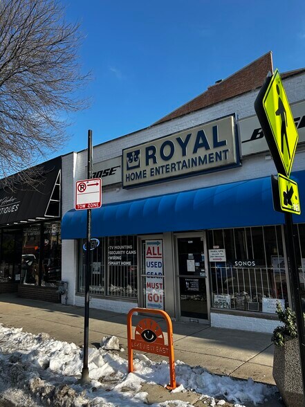 Primary Photo Of 2921-2935 N Broadway St, Chicago Storefront For Lease