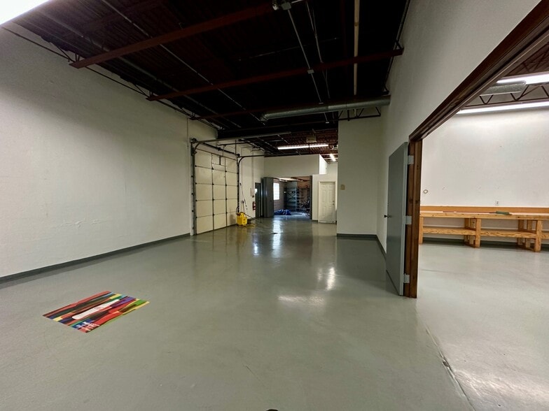 More Photos Of 4030 Simon Rd, Youngstown Manufacturing For Sale