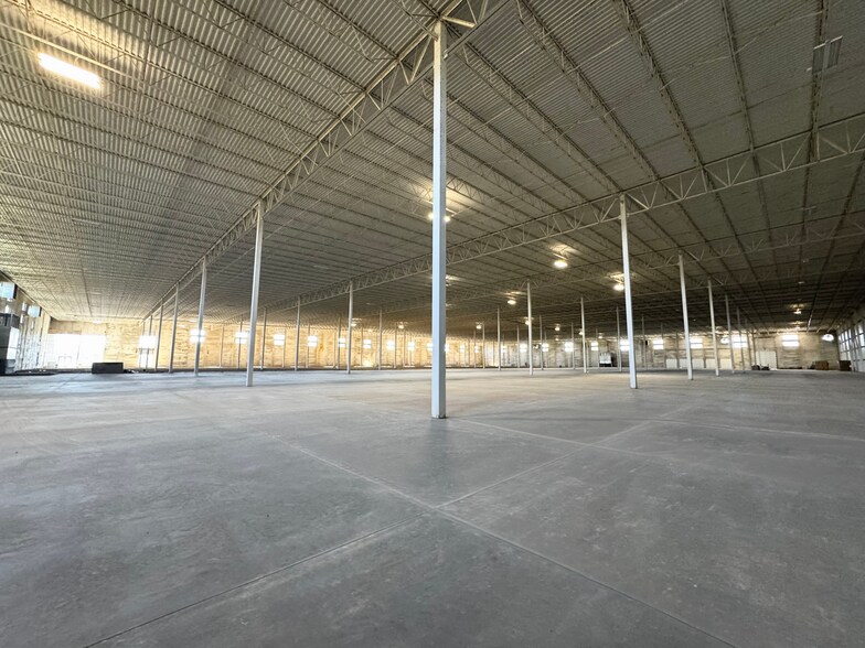 More Photos Of 2450 W Fuson Rd, Muncie Warehouse For Lease