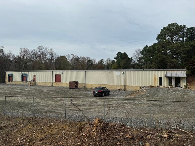 More Photos Of 1020 Roberts Ln, High Point Warehouse For Lease