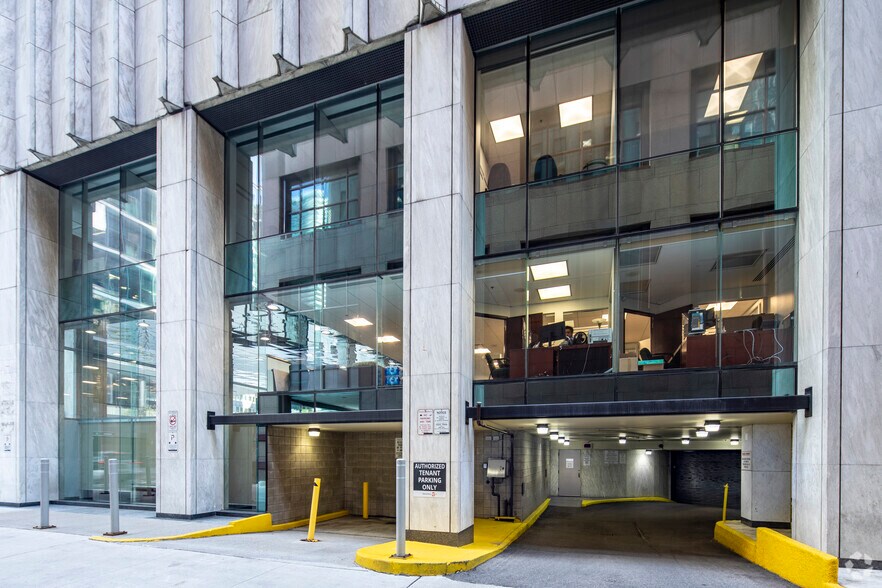 More Photos Of 110 Yonge St, Toronto Office For Lease