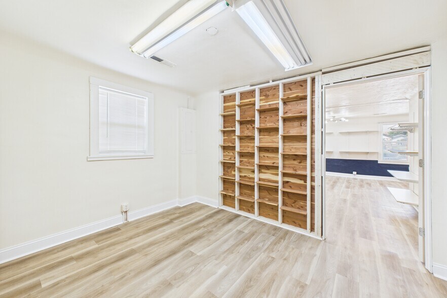 More Photos Of 919 South St, Mountain Home Freestanding For Sale