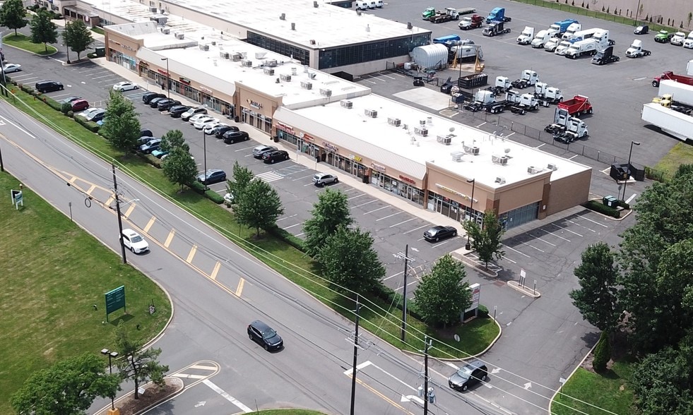 More Photos Of 136 Talmadge Rd, Edison Unknown For Lease