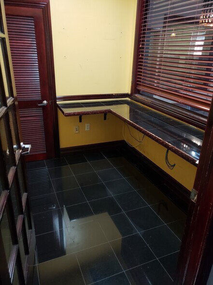 More Photos Of 29 S Federal Hwy, Dania Beach Office For Lease