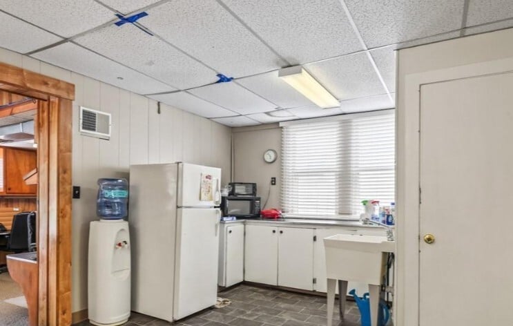 More Photos Of 19 Center St, Angola Office For Sale