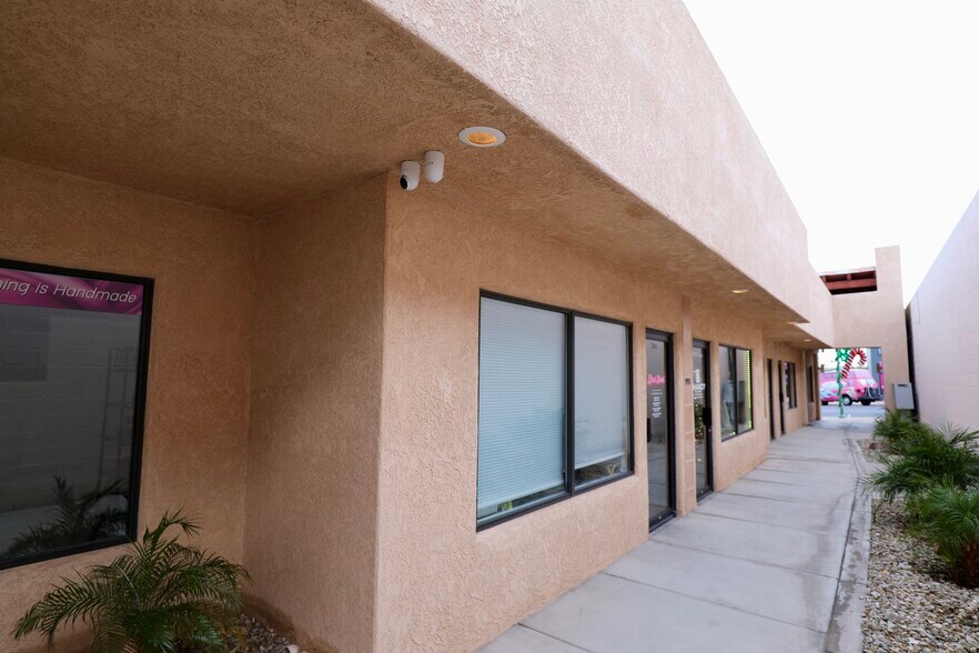 More Photos Of 2160 McCulloch Blvd N, Lake Havasu City General Retail For Sale