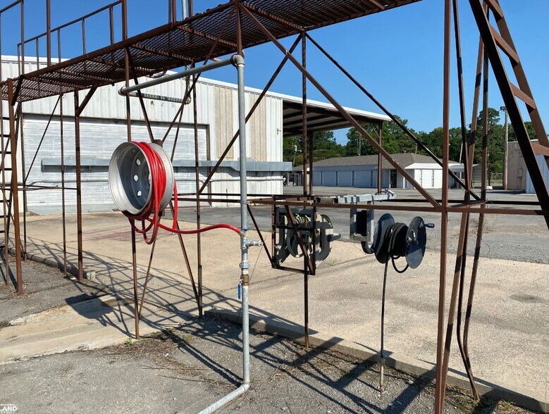 More Photos Of 1701 S Timber St, Stuttgart Office Residential For Sale