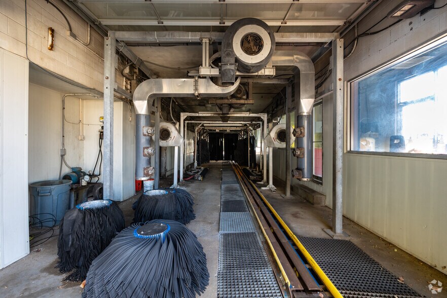 More Photos Of 10215 Watson Rd, Saint Louis Carwash For Lease