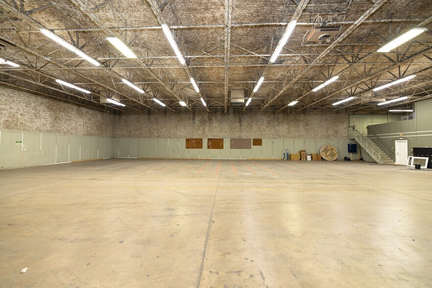 More Photos Of 8276 N SH 16, Poteet Distribution For Sale