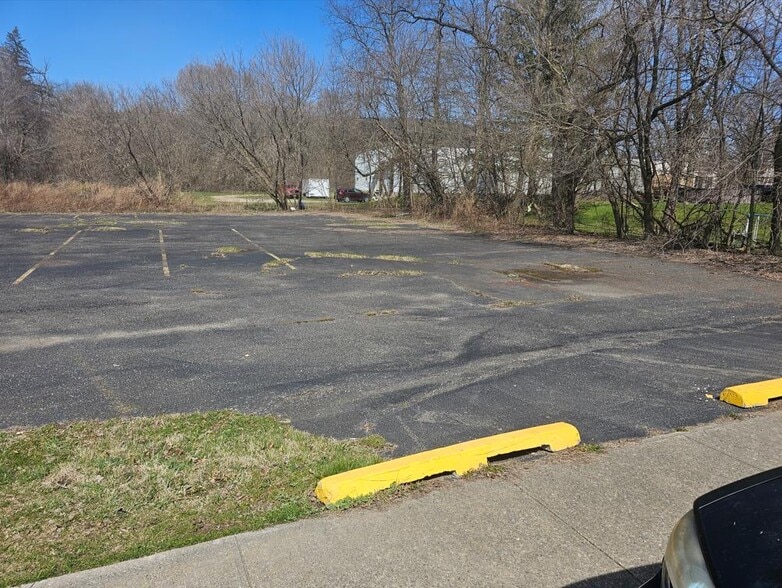 More Photos Of 100 Elm St, Owego Warehouse For Lease