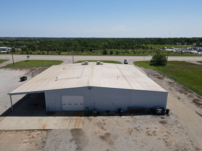 More Photos Of 3700 N 14th St, Ponca City Warehouse For Sale