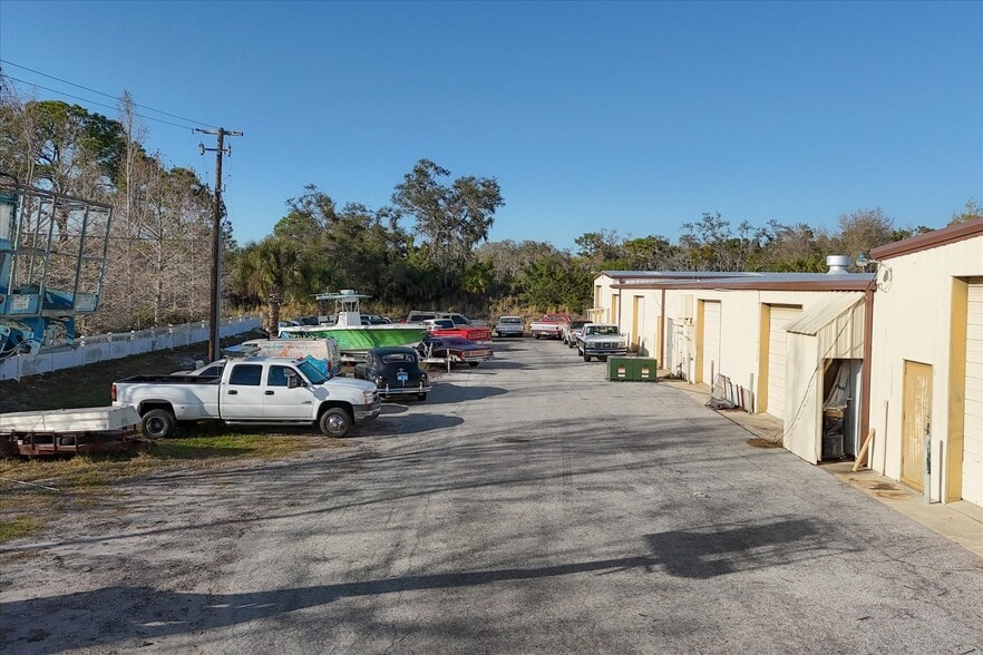 More Photos Of 5623-5627 Lawton Dr, Sarasota Warehouse For Sale