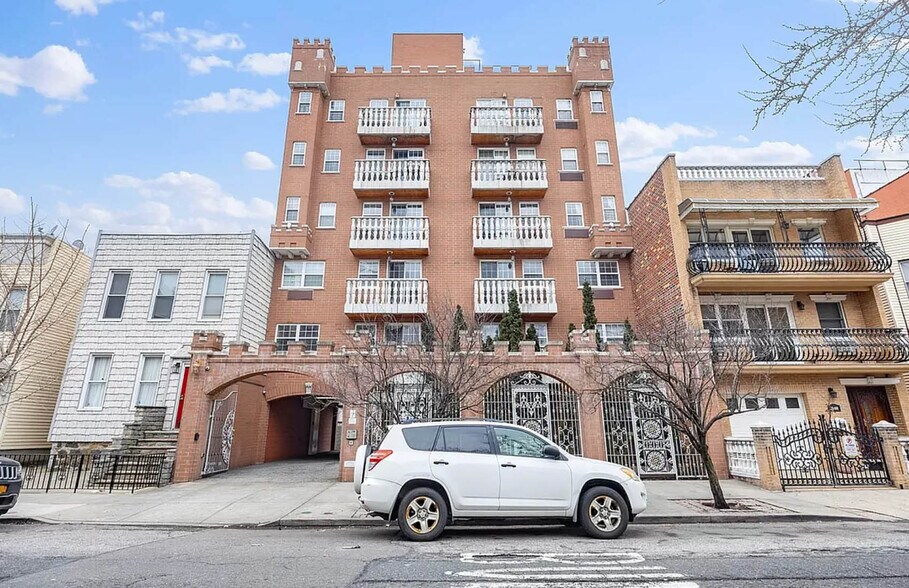 More Photos Of 2582 37th St, Astoria Apartments For Sale