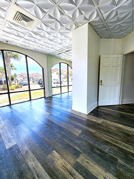 More Photos Of 8700-8730 Thomas Dr, Panama City Apartments For Lease