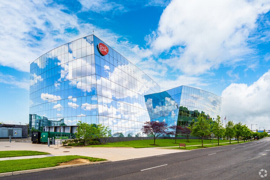 More Photos Of 5 Crescent Dr, Philadelphia Office For Lease