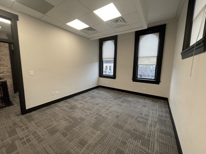 More Photos Of 106 W Main St, West Dundee Office For Lease