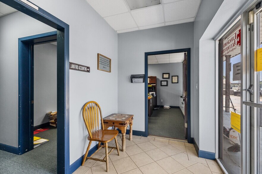 More Photos Of 40648 Hwy290 Business, Waller Office For Sale