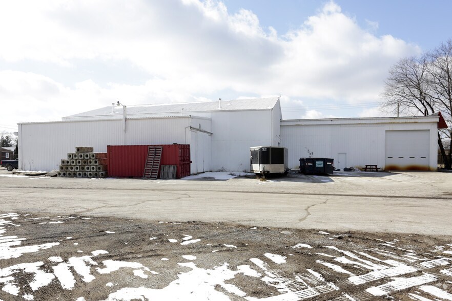 More Photos Of 3645 Union Ave, Steger Warehouse For Sale