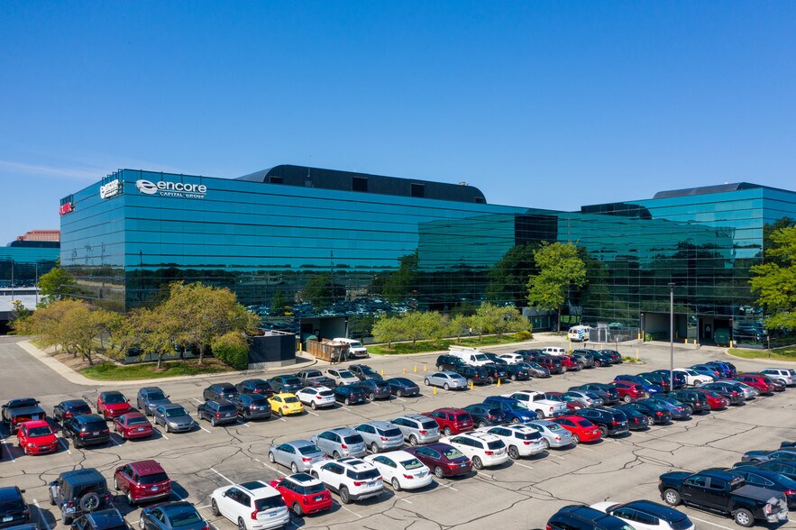 More Photos Of 340 E Big Beaver Rd, Troy Office For Lease