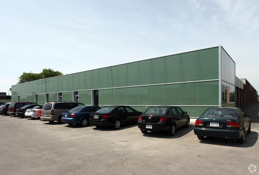 More Photos Of 94 Brockport Dr, Toronto Service For Lease