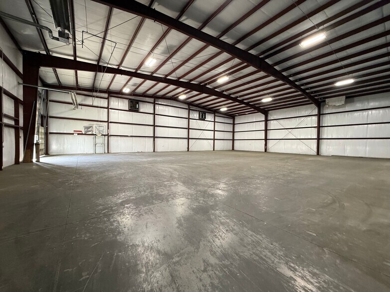 More Photos Of 604 SW Atlantic St, Tullahoma Warehouse For Sale