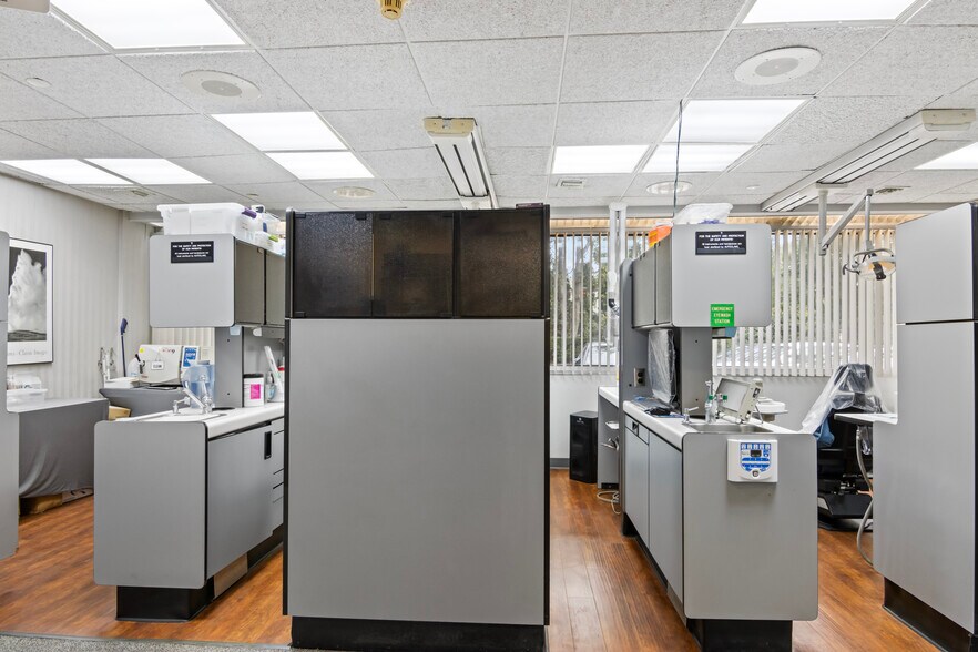 More Photos Of 775 Park Ave, Huntington Medical For Sale