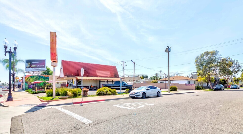 More Photos Of 806 S Main St, Santa Ana Fast Food For Sale