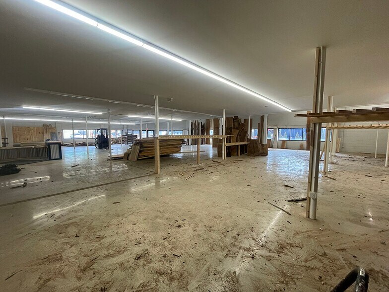 More Photos Of 135 E Broadway St, Fortville Storefront For Sale