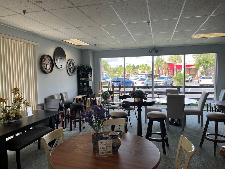 More Photos Of 5585 University Blvd W, Jacksonville Storefront Retail Office For Sale
