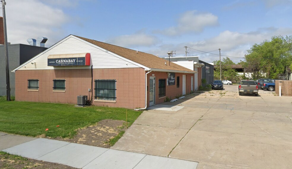 More Photos Of 1321 N Sherman St, Bay City Industrial For Lease