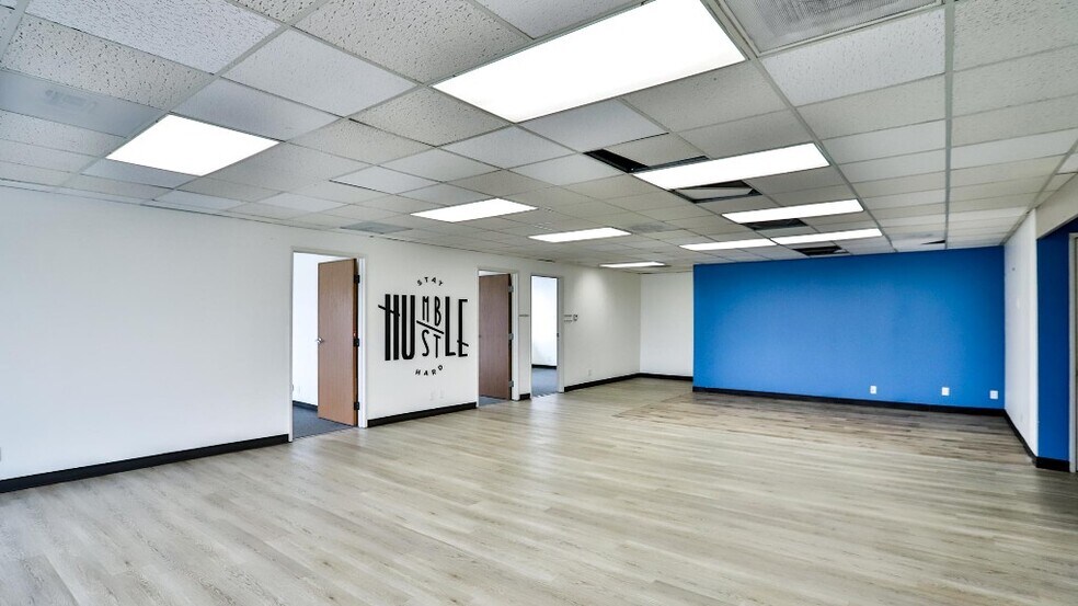 More Photos Of 151 Kalmus Dr, Costa Mesa Office Residential For Lease