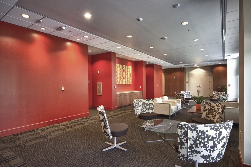 More Photos Of 310 Bridge St, Huntsville Office For Lease