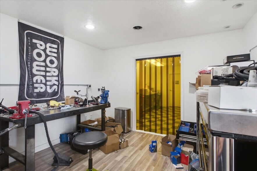 More Photos Of 14860 S Concord Park Dr, Bluffdale Light Distribution For Sale