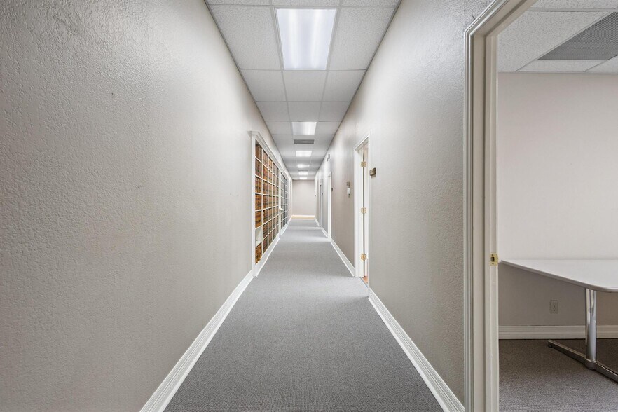 More Photos Of 111 S Travis St, Sherman Office For Sale