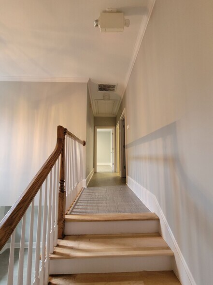 More Photos Of 182 Ben Burton Cir, Bogart Office For Sale