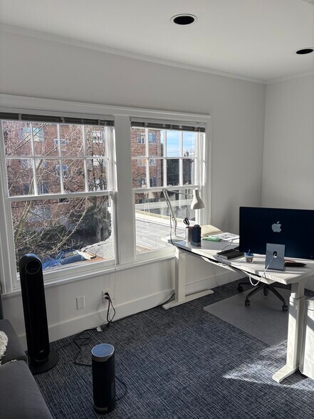 More Photos Of 614 Boylston Ave E, Seattle Office For Sale