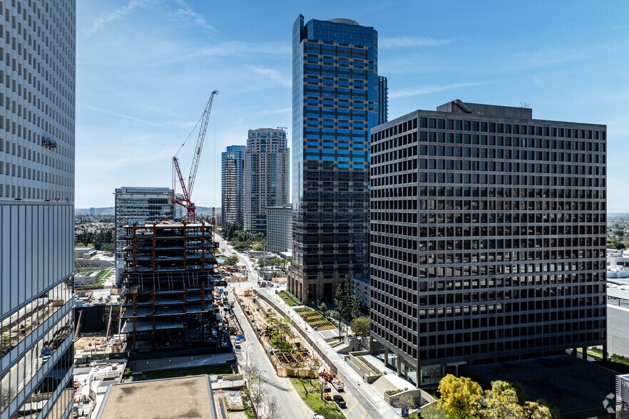 More Photos Of 1901 Avenue of the Stars, Los Angeles Office For Lease