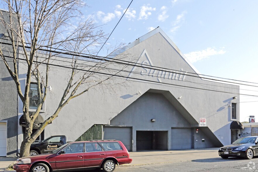 More Photos Of 13-15 37th Ave, Long Island City Warehouse For Sale