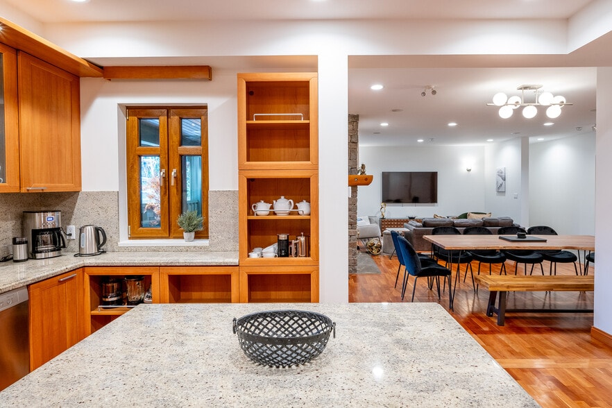 More Photos Of 3012 Alpine Cres, Whistler Hospitality For Sale