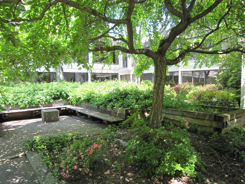 More Photos Of 11250 Roger Bacon Dr, Reston Office For Sale