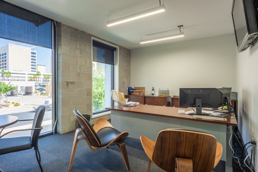 More Photos Of 229 S Las Vegas Blvd, Las Vegas Office For Sale