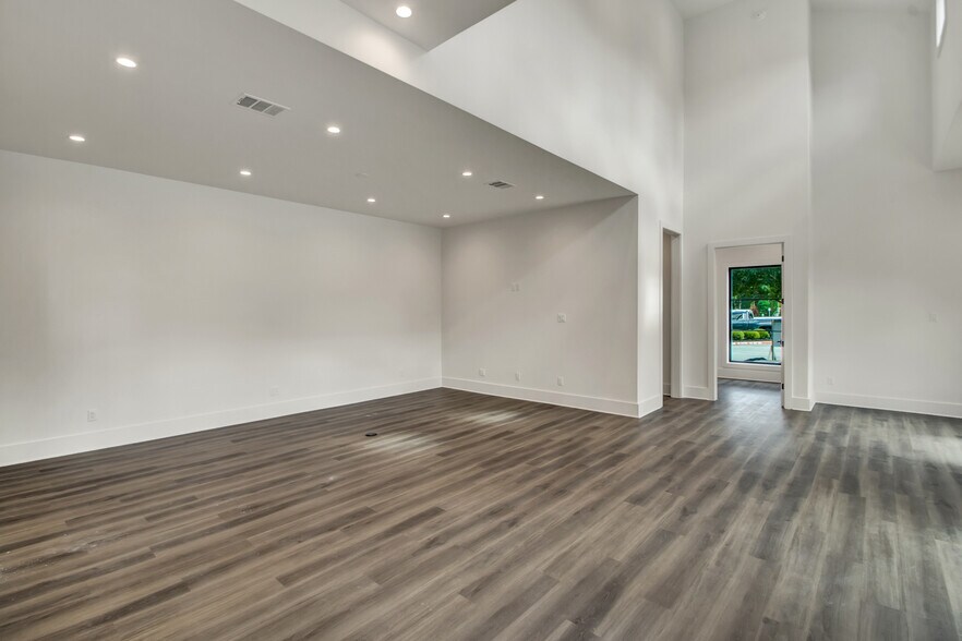 More Photos Of 9070 Gleannloch Forest Dr, Spring Medical For Lease