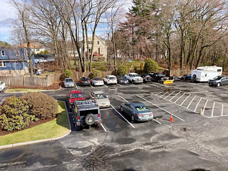 More Photos Of 188 Main St, Wilmington Freestanding For Lease