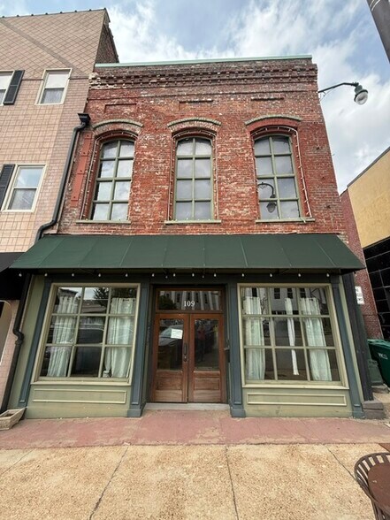 More Photos Of 109 E Lafayette St, Jackson Office Residential For Lease