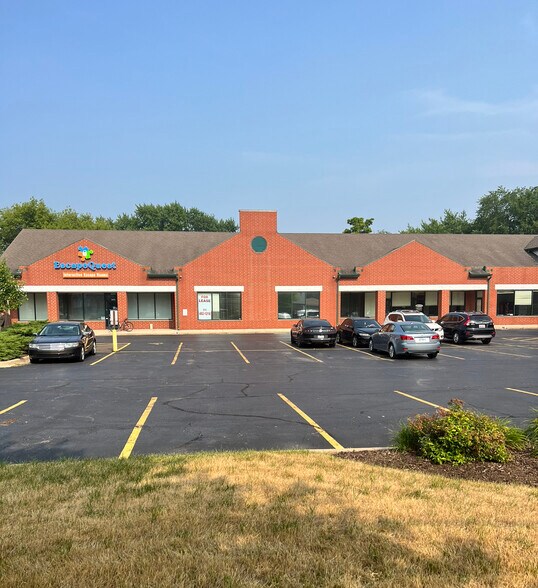 More Photos Of 757 McHenry Ave, Crystal Lake Medical For Lease