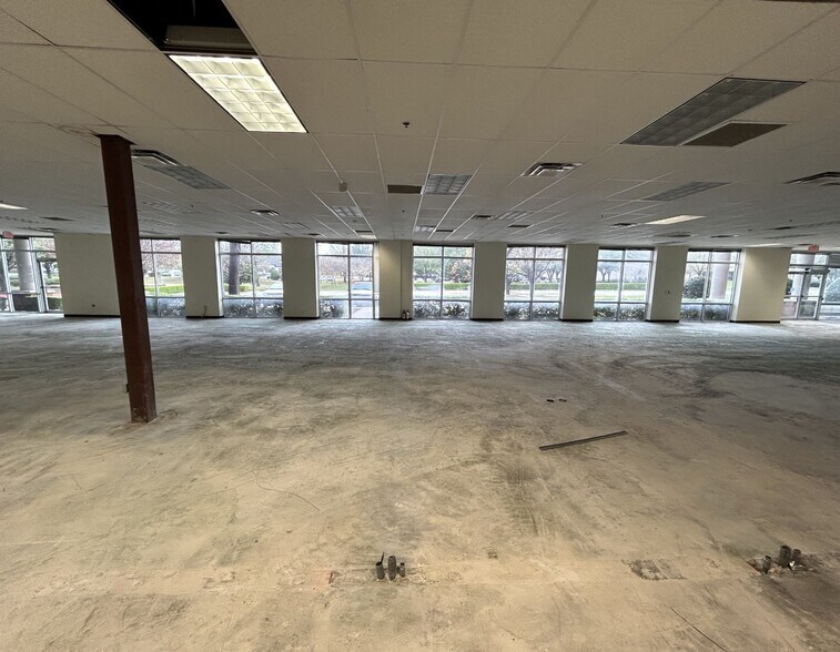 More Photos Of 2550 SW Grapevine Pky, Grapevine Office For Lease