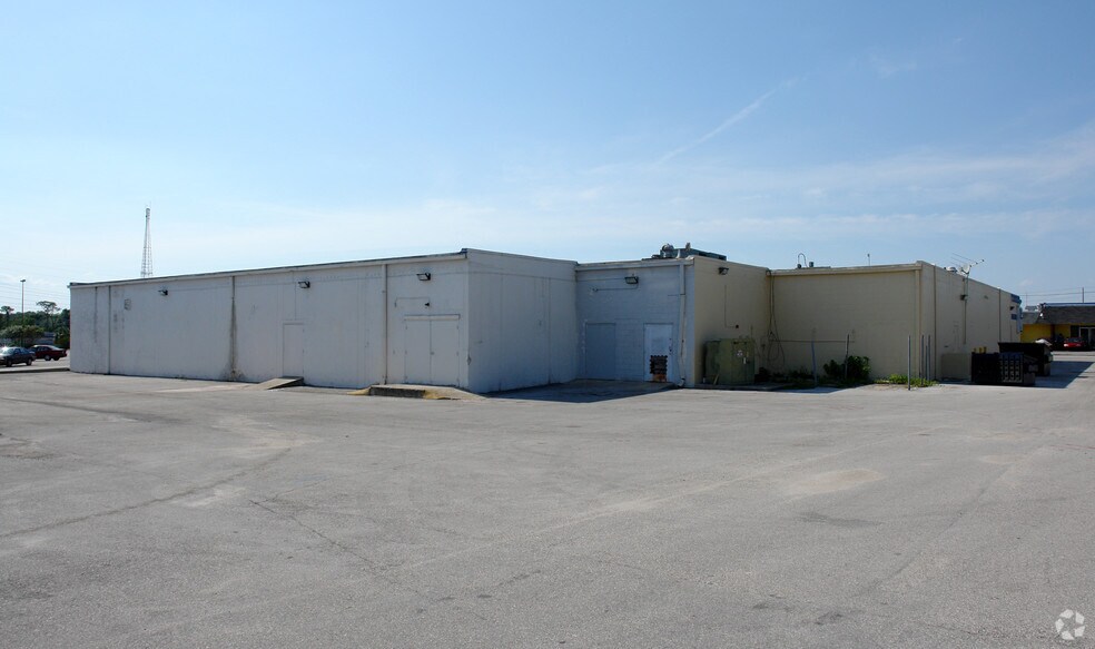 More Photos Of 5300 Silver Star Rd, Orlando Freestanding For Lease